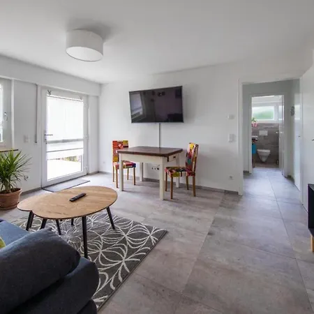 Moderne Ferienwohnung In Esslingen *